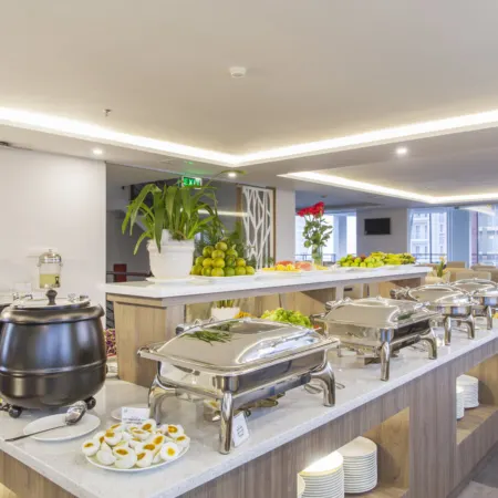 Maple Leaf Hotel & Apartment