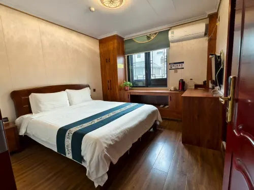 Shangjin Chinese Inn Hotels in Yunxi