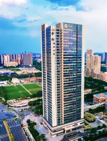 Honor First International Apartment (Poly Skyline) Отели рядом с достопримечательностью «Golden Fifa Park»