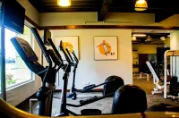 Bangi Resort Hotel - salle de sport