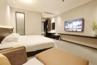 Lake Jingpo Ji Shanshuijian Hotel - 4-Star