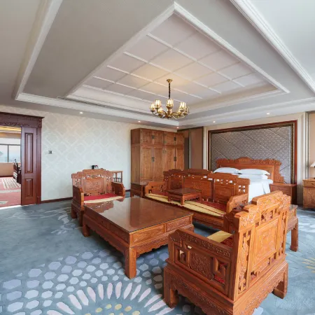 Baiheng Jinyi Hotel (Fushan Yingbin Street)