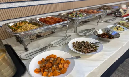 Ever Miracle Hotel Отели рядом с достопримечательностью «Eol-Eumgol»