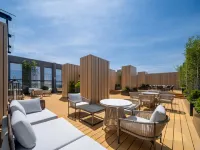 Yunhe Yebo Hotel (Zhuhai North Station Baolong City) - parking