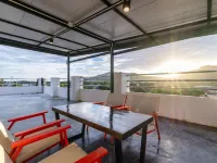 Phuket Five Fortune Holiday Hotel Hotels near Kan Eang @ Pier Phuket