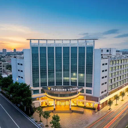 Vienna International Hotel · Yonghe Branch, Wuli Industrial Zone, Quanzhou South Railway Station