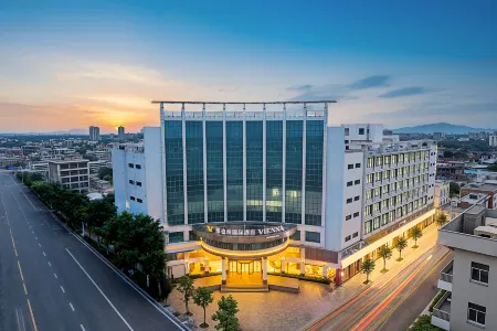 Vienna International Hotel (Jinjiang Yonghe) Отели рядом с достопримечательностью «Anping Bridge»