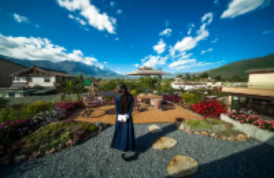 Jiu Jiu Man Shan Meng Hotel of Li Jiang Yunnan