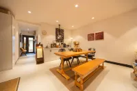 Shanghai Yijia Boutique Theme Apartment National Convention and Exhibition Center Hongqiao Shop
