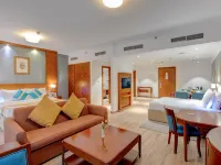Donatello Hotel Отели рядом с достопримечательностью «Шоссе шейха Зайда»