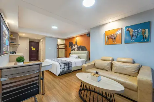 Yuanmengya Apartment (Zhanjiang Wanda Plaza)