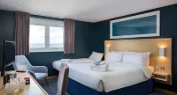 Travelodge London Battersea Hotel dekat Stasiun Kereta Clapham Junction