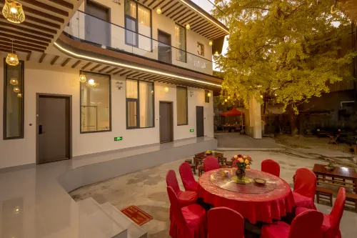 YI ZHEN HOTEL - parkir