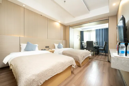 Yilong Ruiyun Hotel (Tongren Railway Station Store) - Airport Shuttle