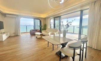 Huizhou Xiaojingwan Blue Sea Xi'an Light Luxury Seaview Apartment