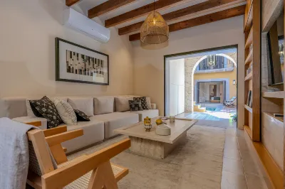 Designer Retreat in Centro Heated Pool & Views Hotels in 