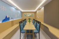 Snow Town Jingya Villa Hotels in Hailin