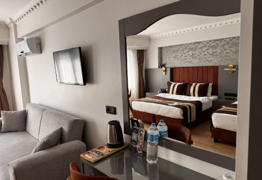 더 페라포트 호텔