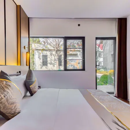 Longjing Yingxiang Homestay Collection (Qianshan Xuehu Store)