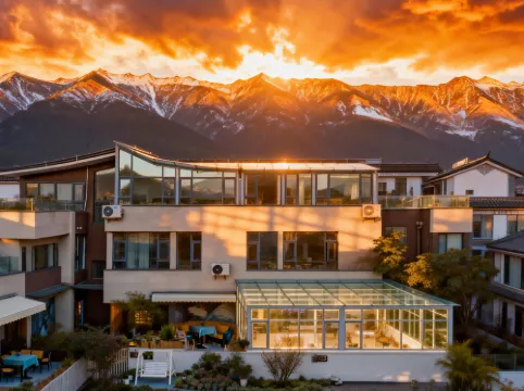 Mountain Stay · Courtyard Tales A Soft Wellness & Social Retreat (Dali · Cangshan South)