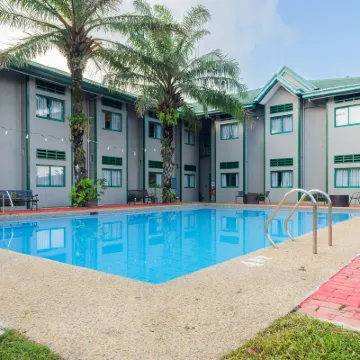 Microtel by Wyndham Cabanatuan Hotels near Nueva Ecija University of Science and Technology, General Tinio Campus