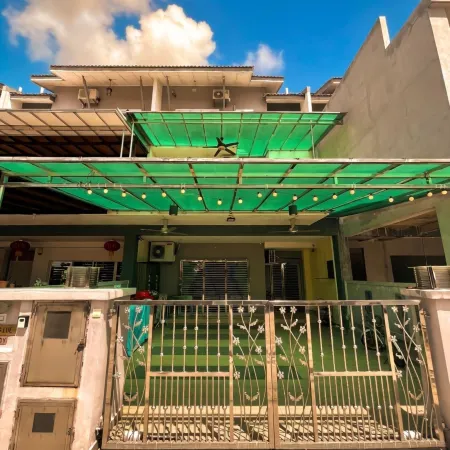 Sekinchan Spacious 2 and Half Storey Homestay 100m Walk to KFC 7 Eleven 24hr Clinic KTV BBQ