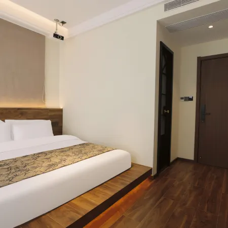 Floral Hotel · Pure and Hidden Hotel Отели рядом с достопримечательностью «Мечеть Qingjing»