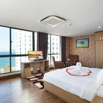 Smile Hotel Nha Trang Отели рядом с достопримечательностью «Кафедральный собор Нятранга»