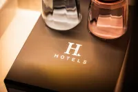 H HOTELS - parkir