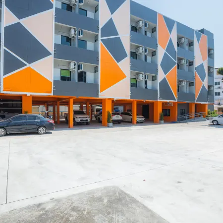SEE SAN HOTEL BANGSAEN Отели рядом с достопримечательностью «Гора Кхао-Саммук»