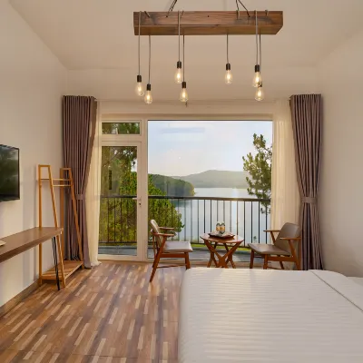 Romeo Juliet Dalat Resort Hotels near Tuyen Lam Lake