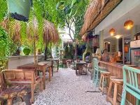 The Oasis on 8 Cozy Homestay & Café - Pensionat