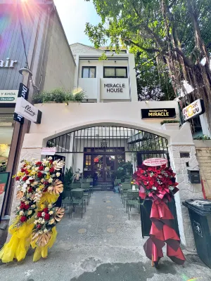 Miracle Boutique Hotel - Near Tan Dinh Church Hotels near Ho Con Rua