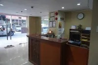 RedDoorz @ Sandico Apartelle near US Embassy Manila