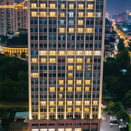 7 Days Premium (Yichang Wanda Plaza, Yunhe Park)
