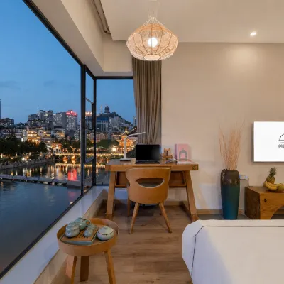 Beautiful Coast Yanshe River View B&B (Guiyang Jiaxiulou Qingyun Market Store) Hotels near Hebin Park