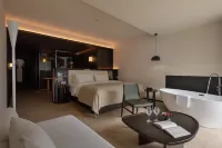Yubeng Manshan MANSHAN · Golden Snow Bonfire Private Hot Spring Manor - balcony