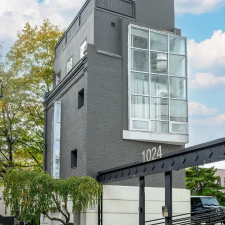 Modern 3BR Townhouse with Private Rooftop & Parking Minutes to NYC