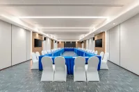 Holiday Inn Express Huangshan Tunxi High-Tech Zone by IHG - parking