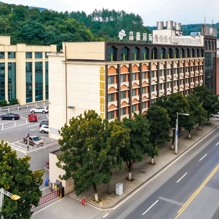 Pinwei International Holiday Hotel