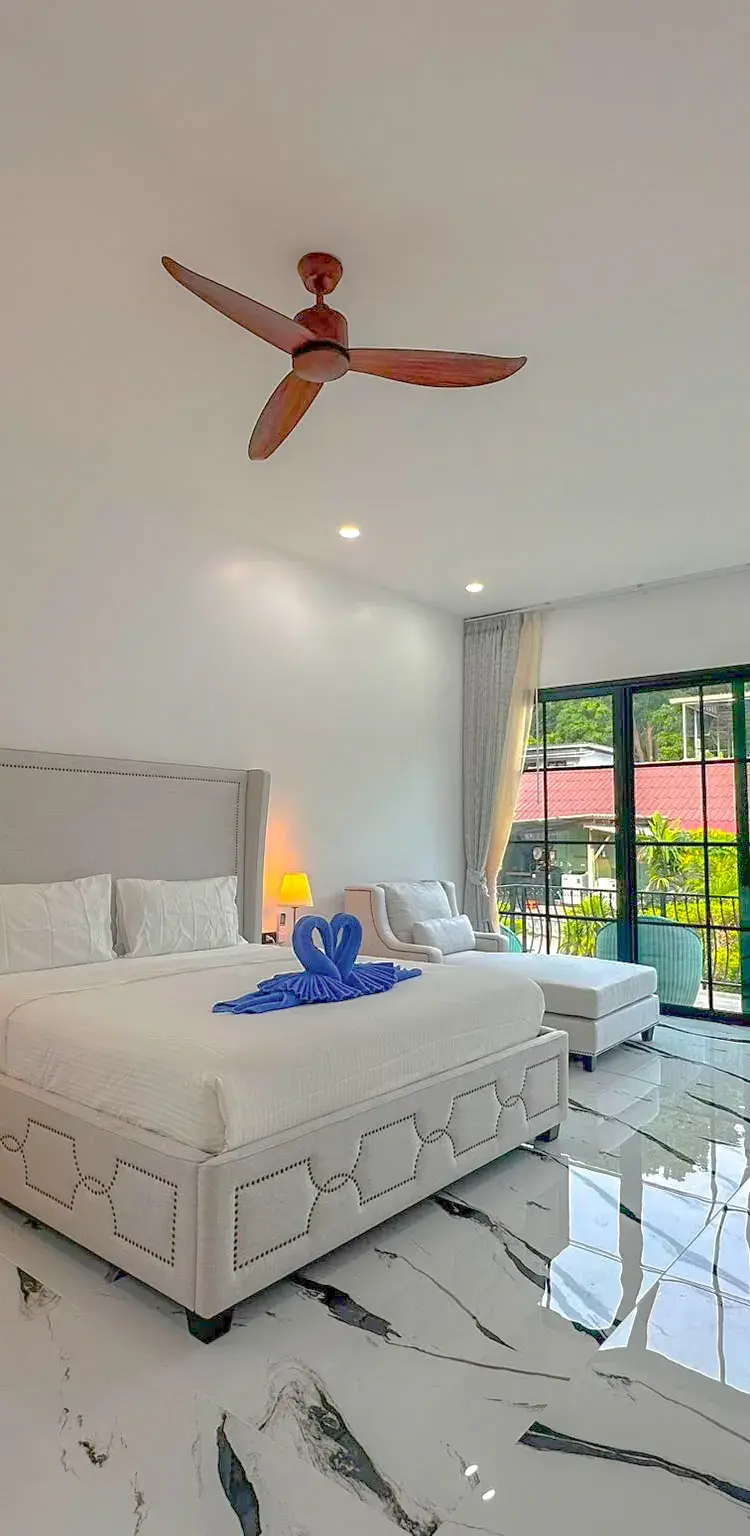 3 Min Walk to Beach | Luxury 4Br Villa