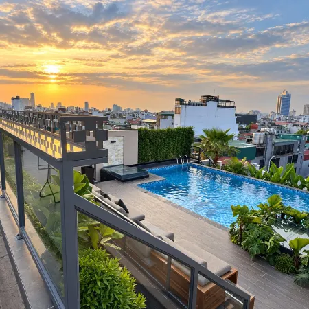 Classyc Hotel Hang Buom
