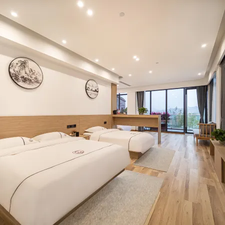 Dongyunge Hotel (Zigong Fangte Dinosaur Kingdom)