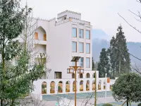 Yunqi Yougu Private Tang Homestay Ya'an Bifengxia Branch Hotels near Bifengxia Wildlife Park