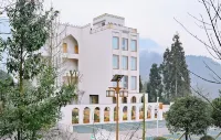 Yunqi Yougu Private Tang Homestay Ya'an Bifengxia Branch