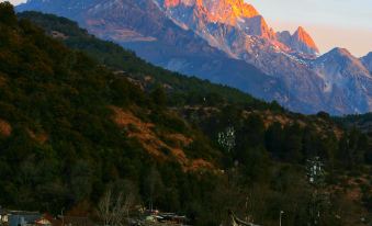 Mansuiguanshan Holiday Hall