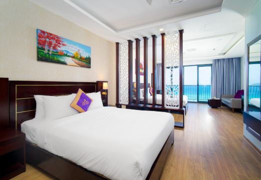 Alani Sea View Hotel 수영장
