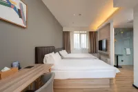 HanTing Hotel (Shanghai Lujiazui Financial Center Minsheng Road) Hotels in Shanghai