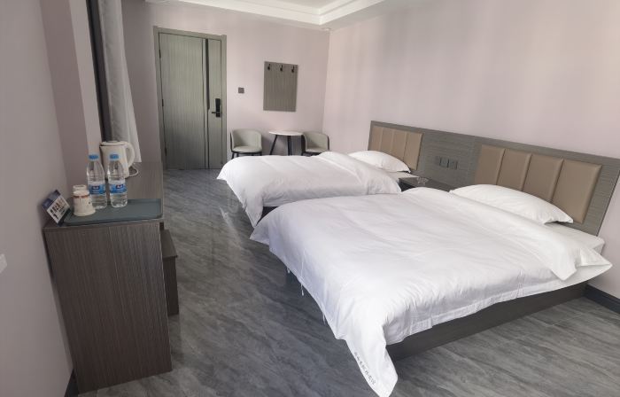 Longde Maple Forest Hotel
