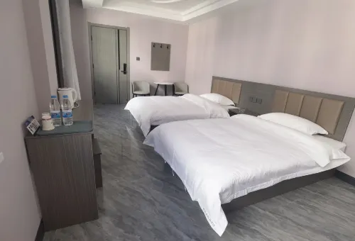 Longde Maple Forest Hotel